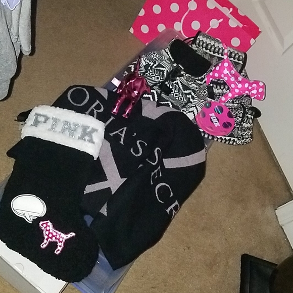 Victoria's Secret blanket, Pink accessory bundle